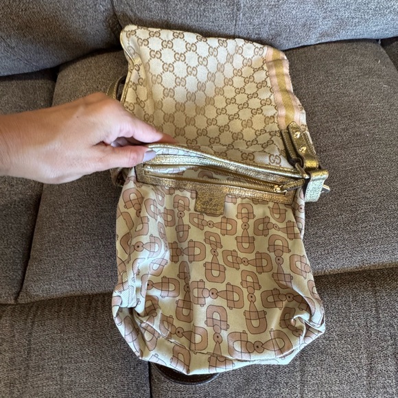 Gucci GG Canvas Metallic Gold Crossbody Bag - Picture 13 of 16